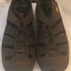 KEEN Glisan Brown Fisherman Sandals sz 10